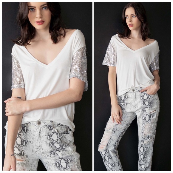 Authentic POL Glow and Glam Tee - Picture 2 of 10